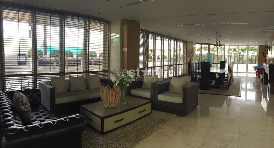 For rent 3 bedrooms condo in Watthana, Bangkok