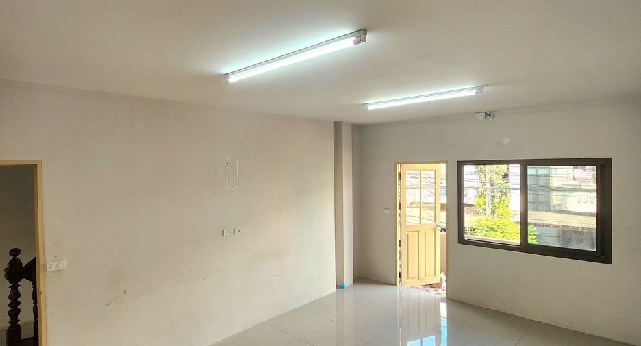 Reihenhaus zur Miete mit 4 Zimmer in Wang Thonglang, Bangkok
