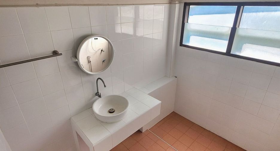 Reihenhaus zur Miete mit 4 Zimmer in Wang Thonglang, Bangkok