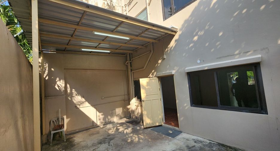 Reihenhaus zur Miete mit 4 Zimmer in Wang Thonglang, Bangkok