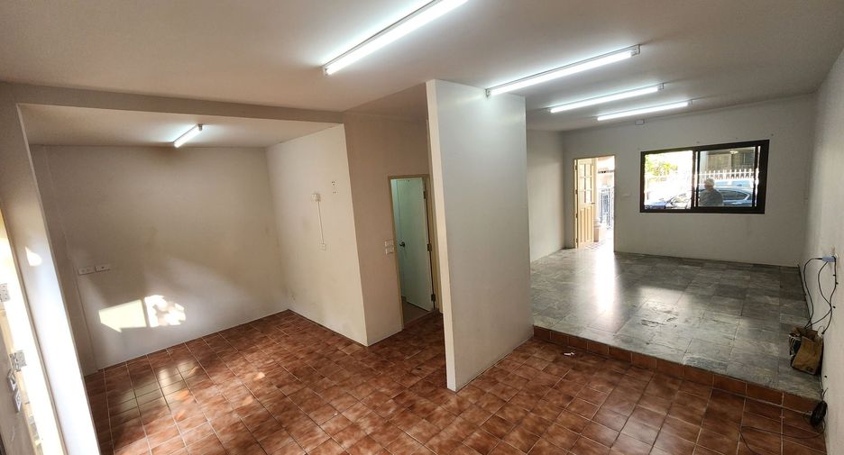 Reihenhaus zur Miete mit 4 Zimmer in Wang Thonglang, Bangkok