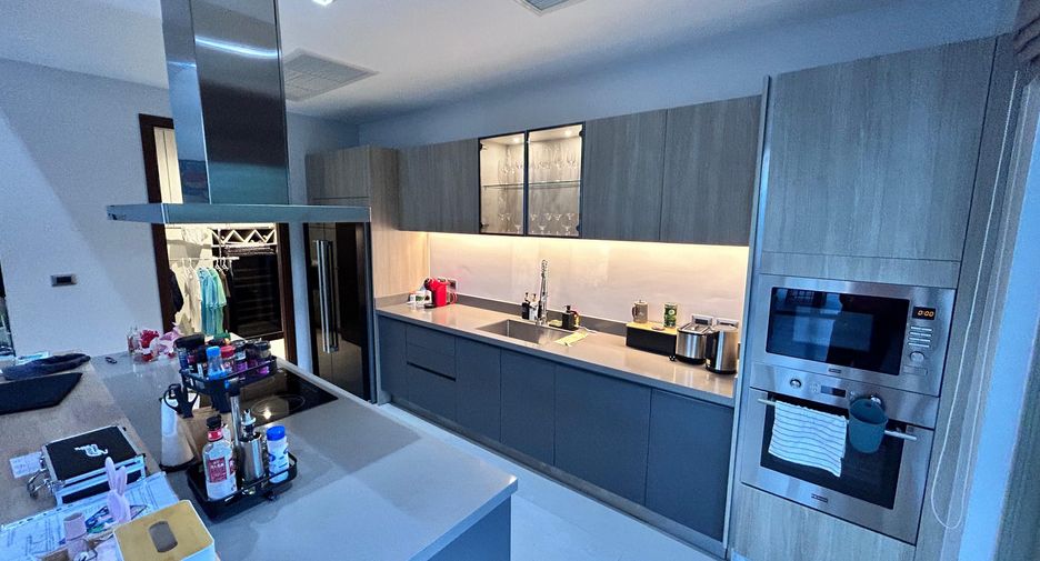 For sale 4 bedrooms villa in Thalang, Phuket