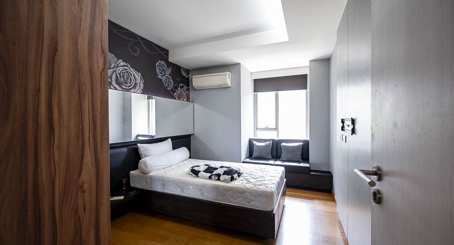For rent and for sale 2 bedrooms condo in Watthana, Bangkok