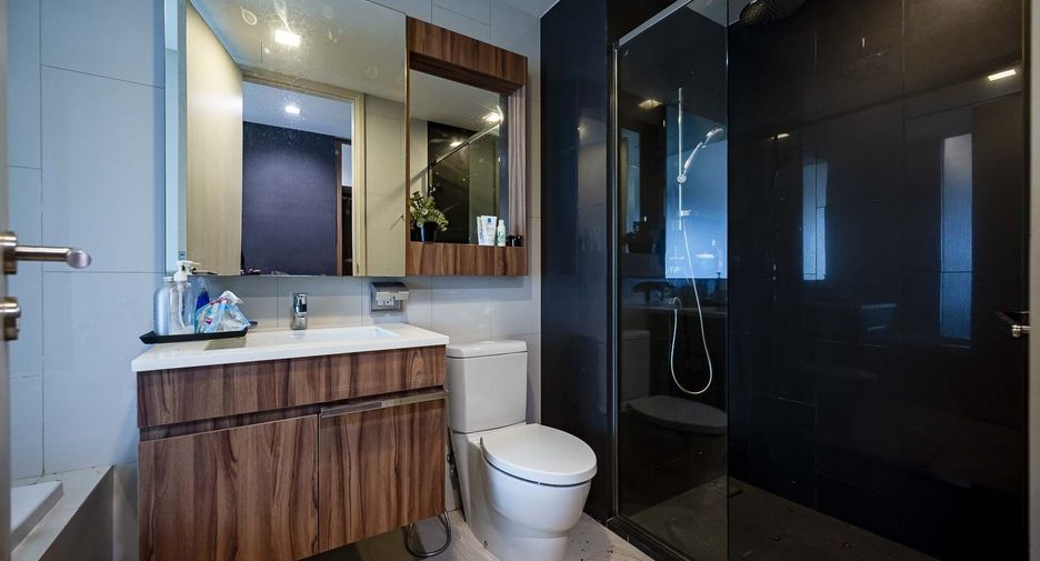 For rent and for sale 2 bedrooms condo in Watthana, Bangkok