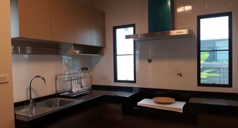 For rent 4 bedrooms house in Bang Phli, Samut Prakan