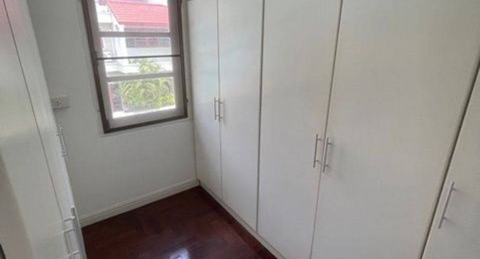 ให้เช่า 3 ห้องนอน ทาวน์เฮ้าส์ ใน วัฒนา, กรุงเทพฯ