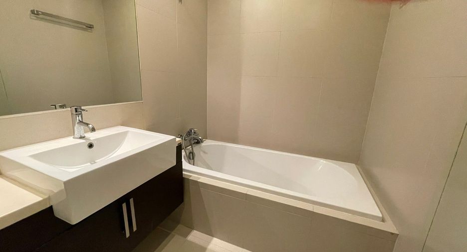 À louer 2 chambres condo à Watthana, Bangkok