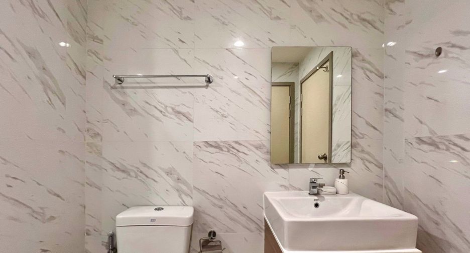 For rent 2 bedrooms condo in Bang Na, Bangkok