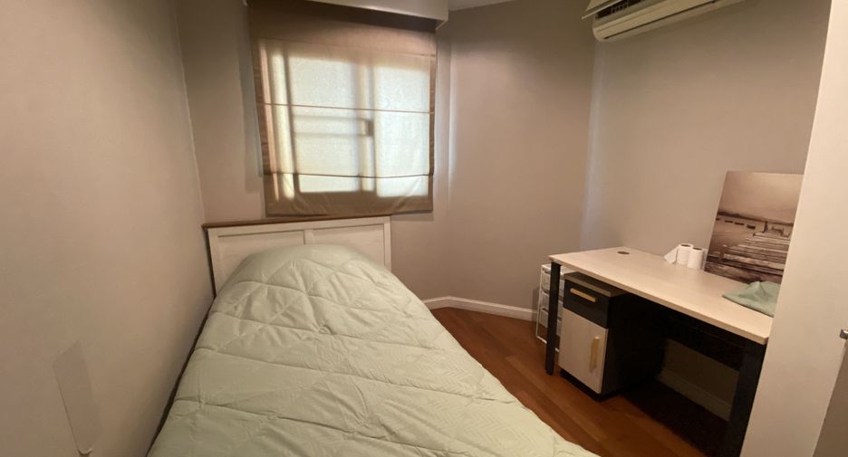 Wohnung zur Miete mit 3 Zimmer in Huai Khwang, Bangkok