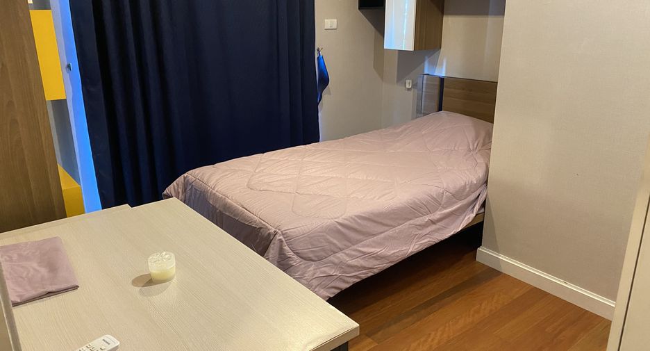Wohnung zur Miete mit 3 Zimmer in Huai Khwang, Bangkok