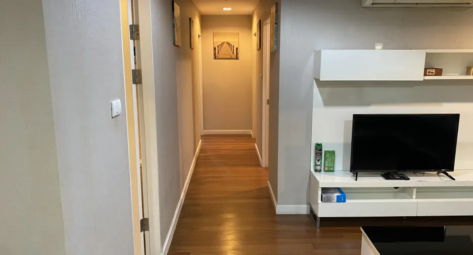 Wohnung zur Miete mit 3 Zimmer in Huai Khwang, Bangkok