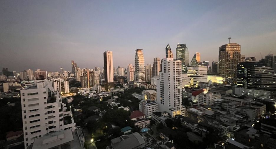 For rent 1 bed condo in Watthana, Bangkok