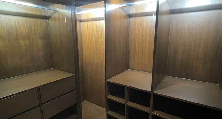 For sale and for rent 2 bedrooms condo in Khlong Toei, Bangkok
