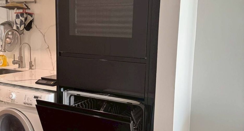 For sale 1 bed condo in Watthana, Bangkok