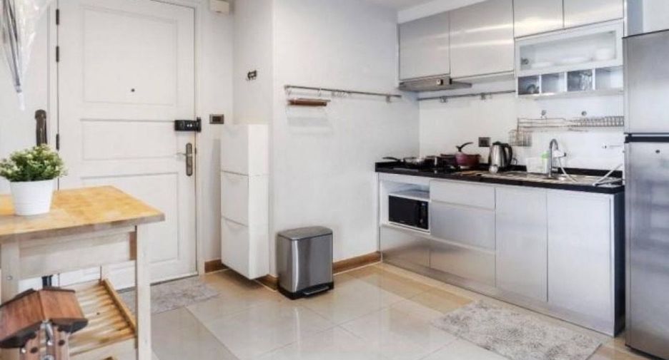 Wohnung zur Miete mit 2 Zimmer in Huai Khwang, Bangkok