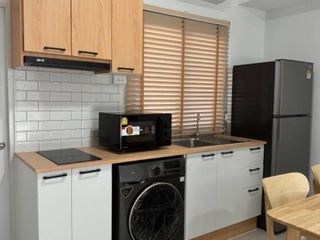 Casa adosada en alquiler de 3 habitaciones en Bang Phli, Samut Prakan
