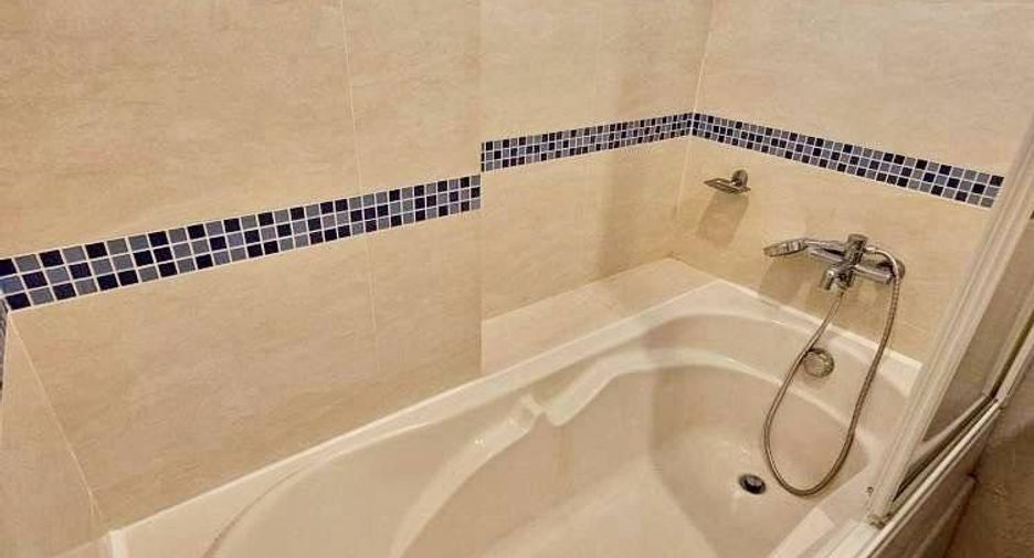 For sale 1 bed condo in Khlong Toei, Bangkok