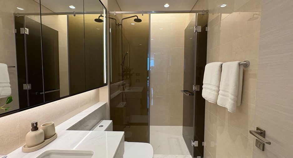 À vendre 2 chambres condo à Pathum Wan, Bangkok