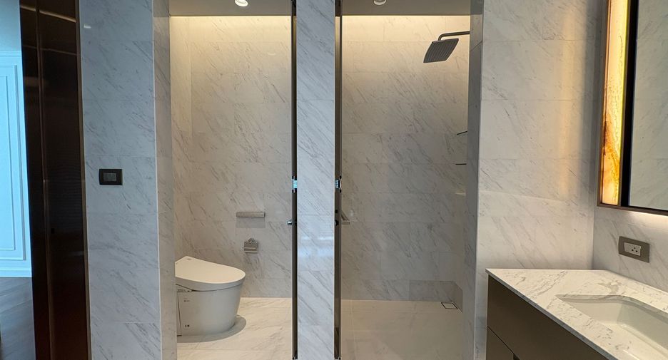 À vendre 2 chambres condo à Pathum Wan, Bangkok