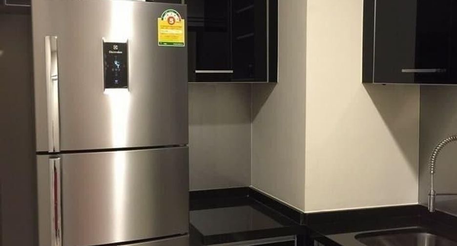 À vendre 1 chambre condo à Khlong Toei, Bangkok