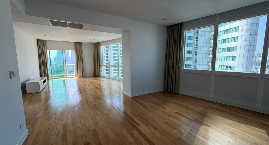For sale 3 bedrooms condo in Khlong Toei, Bangkok