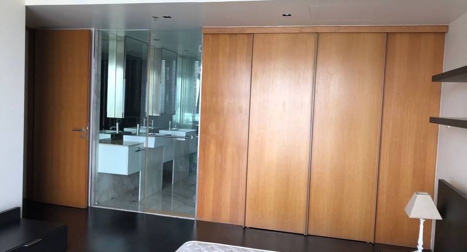 Condo en venta de 3 habitaciones en Sathon, Bangkok
