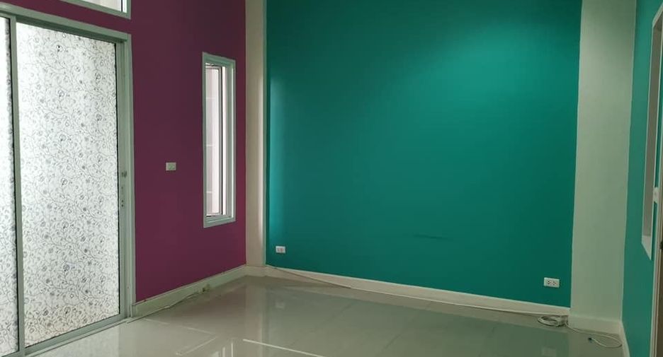 For sale 6 bedrooms townhouse in Bueng Kum, Bangkok
