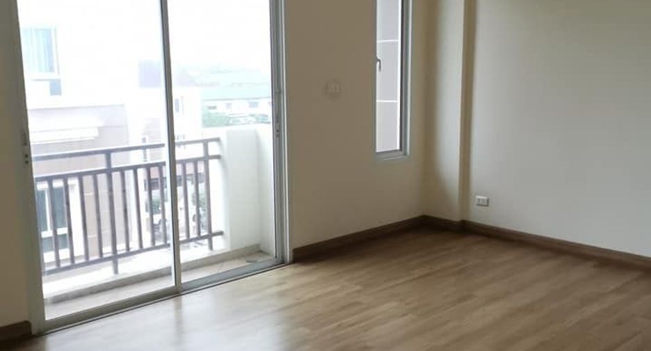 For sale 6 bedrooms townhouse in Bueng Kum, Bangkok