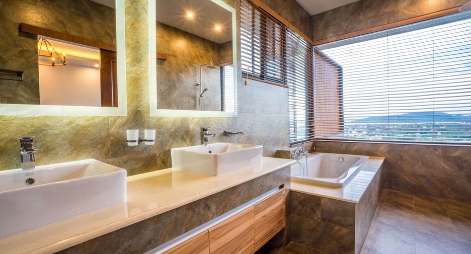 For rent 3 bedrooms apartment in Mueang Phuket, Phuket