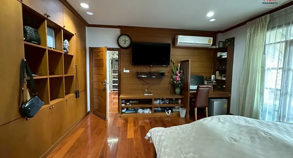 For sale 4 ベッドルーム office in Bang Phli, Samut Prakan