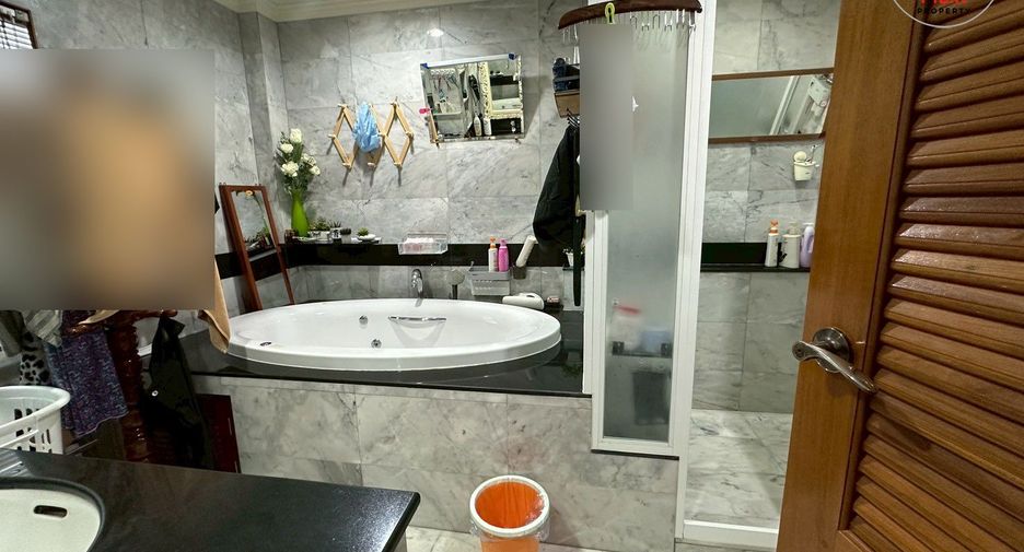 For sale 4 ベッドルーム office in Bang Phli, Samut Prakan