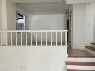 For sale 3 bedrooms townhouse in Bang Kapi, Bangkok
