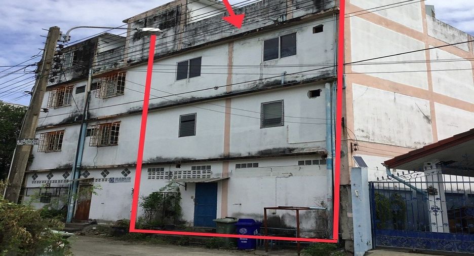 For sale 4 bedrooms retail Space in Mueang Samut Prakan, Samut Prakan