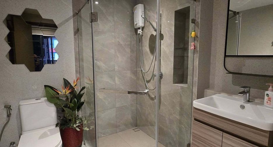 For rent 1 bed condo in Phra Khanong, Bangkok