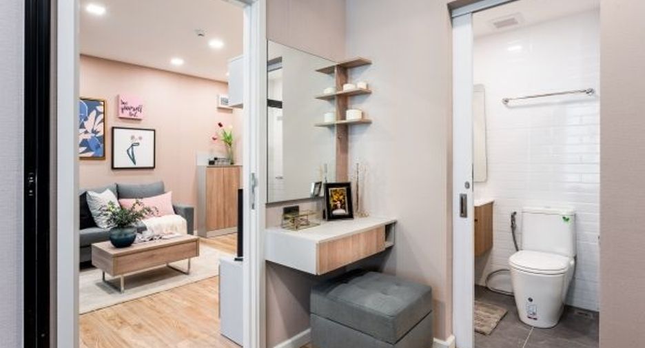 For sale 2 bedrooms condo in Huai Khwang, Bangkok