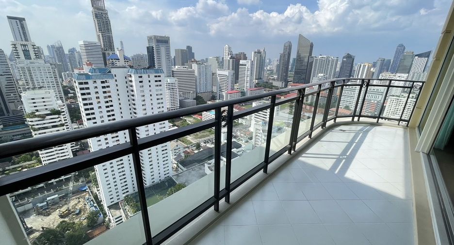 Condo en alquiler de 3 habitaciones en Watthana, Bangkok