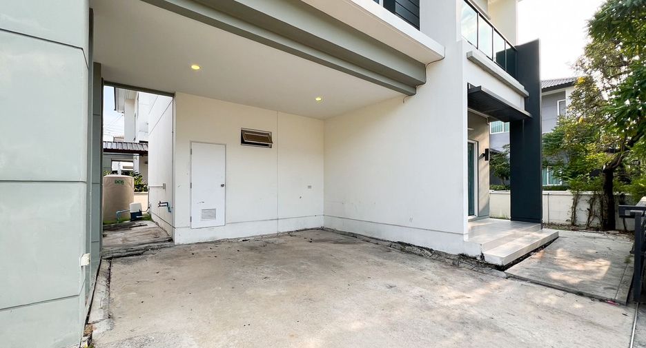 Casa en venta de 4 habitaciones en Phra Samut Chedi, Samut Prakan