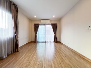 Haus zum Kauf mit 4 Zimmer in Phra Samut Chedi, Samut Prakan