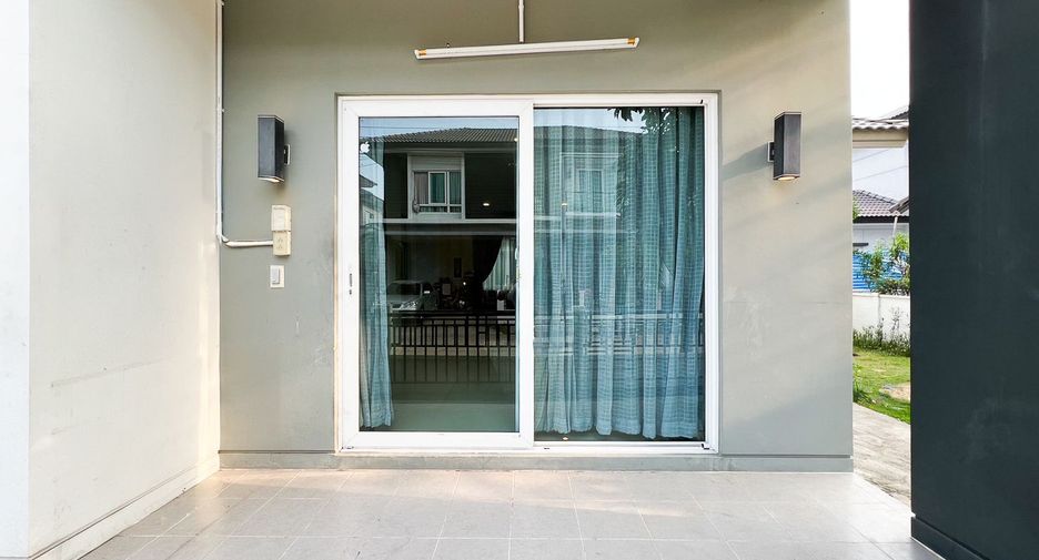 Casa en venta de 4 habitaciones en Phra Samut Chedi, Samut Prakan