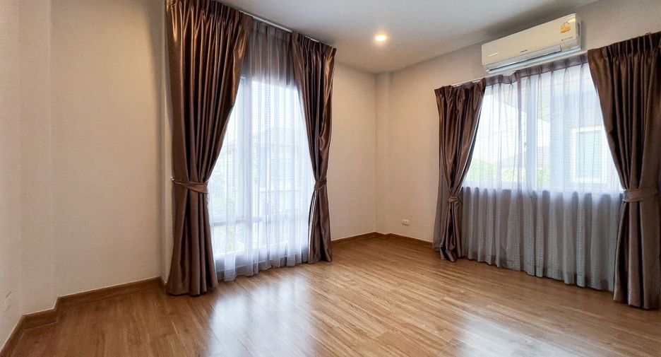 Casa en venta de 4 habitaciones en Phra Samut Chedi, Samut Prakan