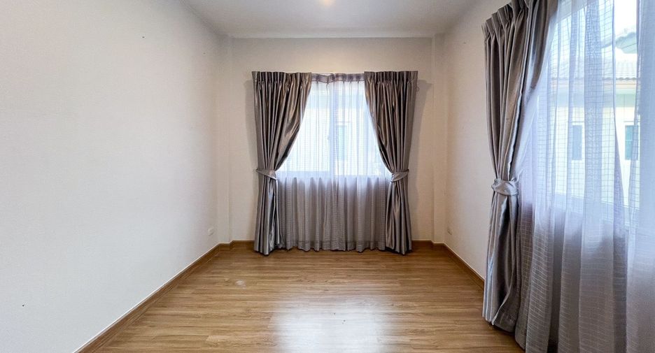 Casa en venta de 4 habitaciones en Phra Samut Chedi, Samut Prakan
