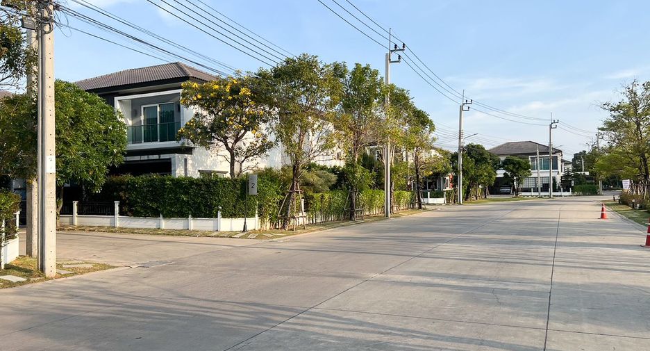Casa en venta de 4 habitaciones en Phra Samut Chedi, Samut Prakan