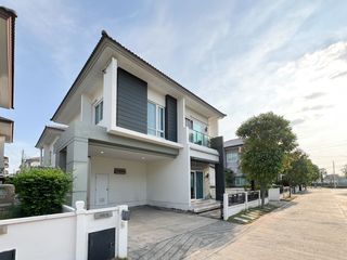 Haus zum Kauf mit 4 Zimmer in Phra Samut Chedi, Samut Prakan