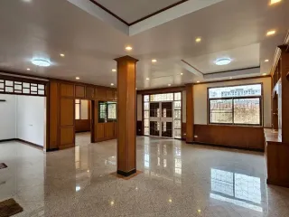 出售 7 卧室 独立屋 在 Khlong Toei, 曼谷