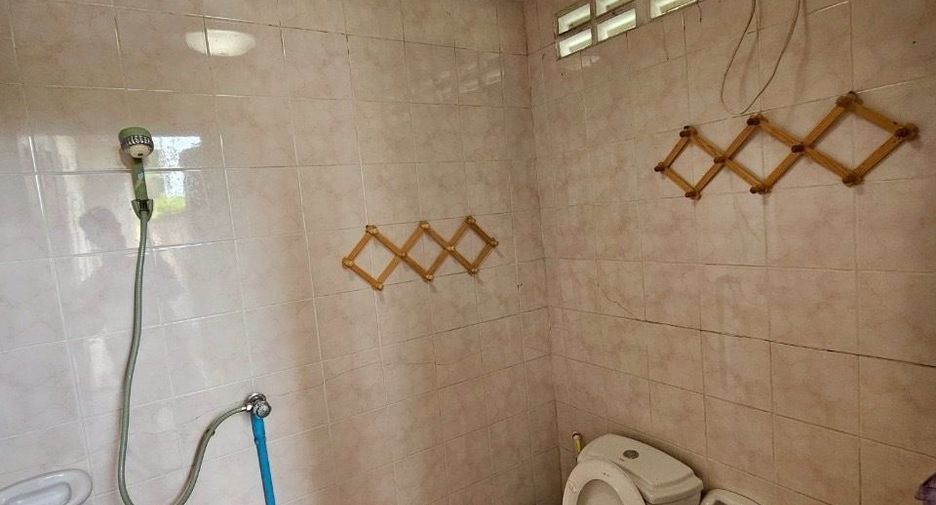 For sale 7 bedrooms house in Khlong Toei, Bangkok