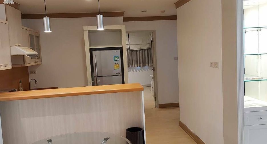 For rent 2 bedrooms condo in Khlong Toei, Bangkok