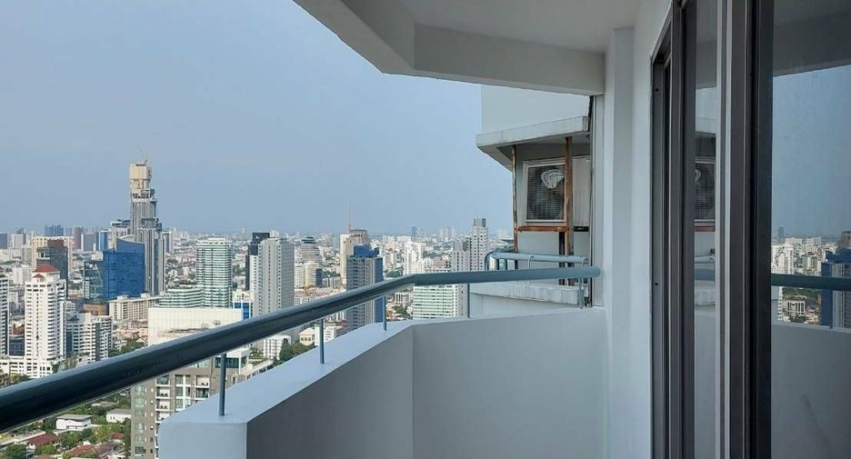 For rent 2 bedrooms condo in Khlong Toei, Bangkok