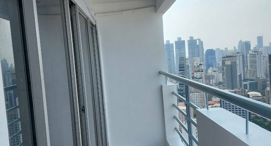 For rent 2 bedrooms condo in Khlong Toei, Bangkok