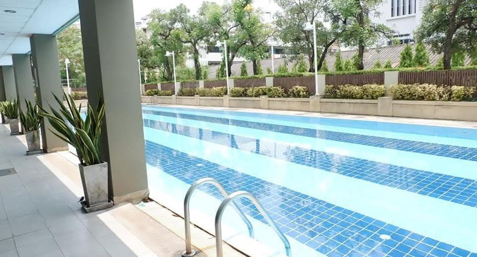 For sale 1 bed condo in Bang Kapi, Bangkok