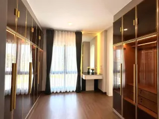 For sale and for rent 4 bedrooms house in Bang Phli, Samut Prakan